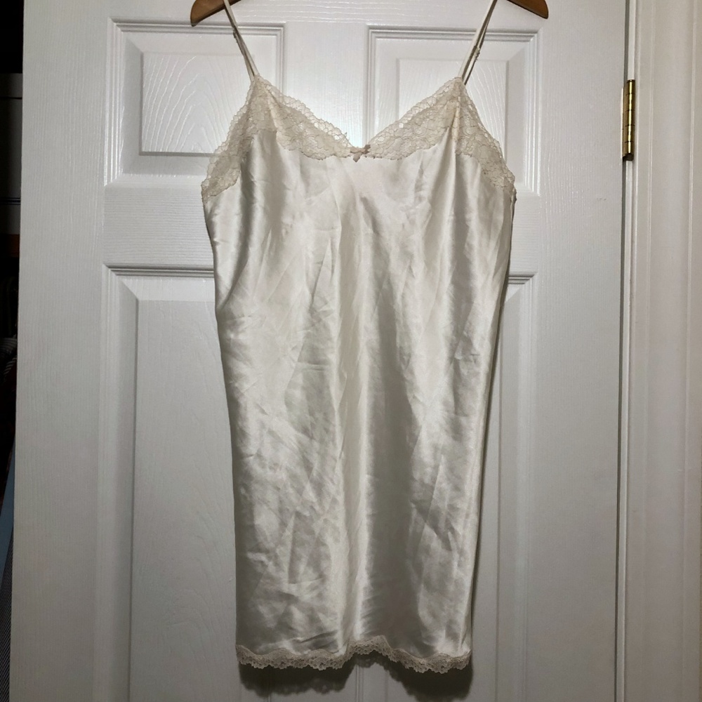 [VS] Lace-Lined Ivory Chemise